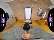 TmwVRnet - Lulu Love - Dude opens the door and wet pussy 9/16