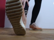 Sexiest feet and soles in gym (sneakers, perfect soles, gym feet, smelly feet, POV foot worship)