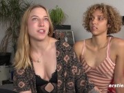 Blondine aus Süddeutschland lässt sich schön die Muschi von Freundin verwöhnen 12/16