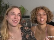 Blondine aus Süddeutschland lässt sich schön die Muschi von Freundin verwöhnen 2/16