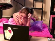 Tiny Red Slut LiveStream 8/16