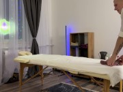 Массажист и его друг сняли на видео , как он ебет подругу - Screenshot 2 of 16 - Licking Vagina