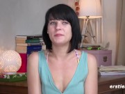 Studentin aus Berlin macht ein Fest für ihre Muschi 12/16