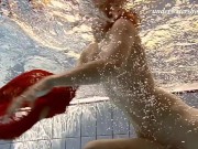 Underwatershow babes swim freely and naked underwater 8/16