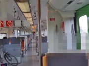 Megakrank! Süßes Mädchen bläst mitten im Zug einen Schwanz 13/16