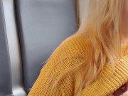 Megakrank! Süßes Mädchen bläst mitten im Zug einen Schwanz 5/16