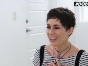 DOEGIRLS - Curvy Hairy Pussy MILF Olive Glass Reaches Orgasms With Her Vibrator 3/16