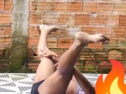 Garota fazendo exercícios 3/16