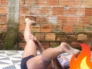 Garota fazendo exercícios 4/16