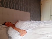 Sexy Babe Wakes to a Hot Start 4/16