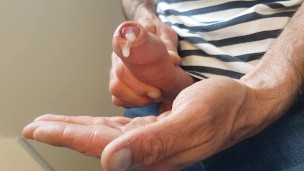 Close-up Big Cock Wanking! 😊 Wait till the end for my Pumping+Dribbling Cumshot 😚