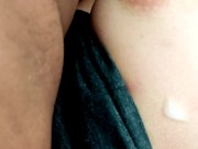 Gozando no peitinho dela 16/16