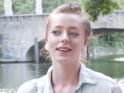 Deutsche Mädels vergnügen sich in der Umkleidekabine 11/16