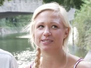 Deutsche Mädels vergnügen sich in der Umkleidekabine 14/16