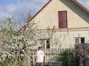 The petals gently caress my face 1/16