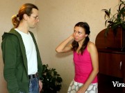 Сунул пальцы в тугую киску соседки 8/16