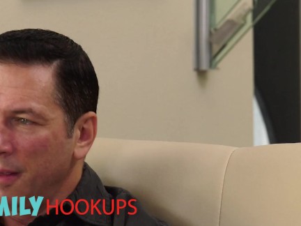 Family Hook Ups - Hannah Hays Can't Resist Hitting On Her Dad's Best Friend From College