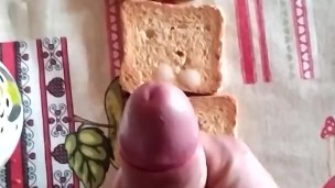 Porno colazione - contadino in stivali sborra su toast