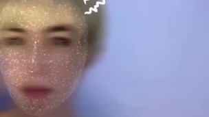 WHITE FTM IN HEAT SHOWING HIS HOT BODY