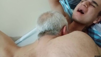 OLD MAN HAVİNG VERY HOT SEX WİTH BOY!