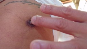 【個人撮影・乳首勃起】乳首をコリコリコリコリいじってみました!(^^)!