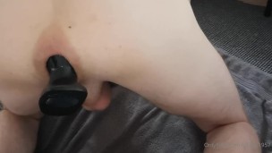 Stretching my hole out wide (Large Buttplug)