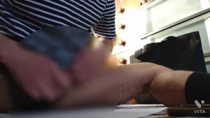 【個人撮影・オナニー】ドピュドピュ精子が出ました!(^^)!