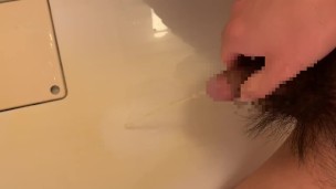 寝起きの溜まった尿を放出