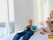 SISPORN. Guy comes to stepsister and comforts her by sex in the bedroom 4/16
