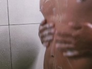 Me masturbo en el baño y me cachan intendente