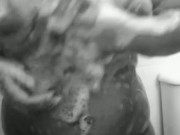 Gordinha tomando banho  1/16