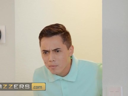 Brazzers - Lola Fae Is A Terrible Housesitter, So YumTheeBoss Uses Her In A Naughtier Way