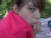 Милая девушка оттрахана в лесу со спермой в писку 16/16