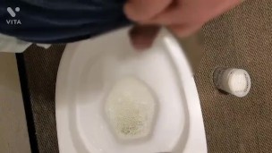 【個人撮影・おしっこ】デカチン　日本人　おしっこ　変態素人