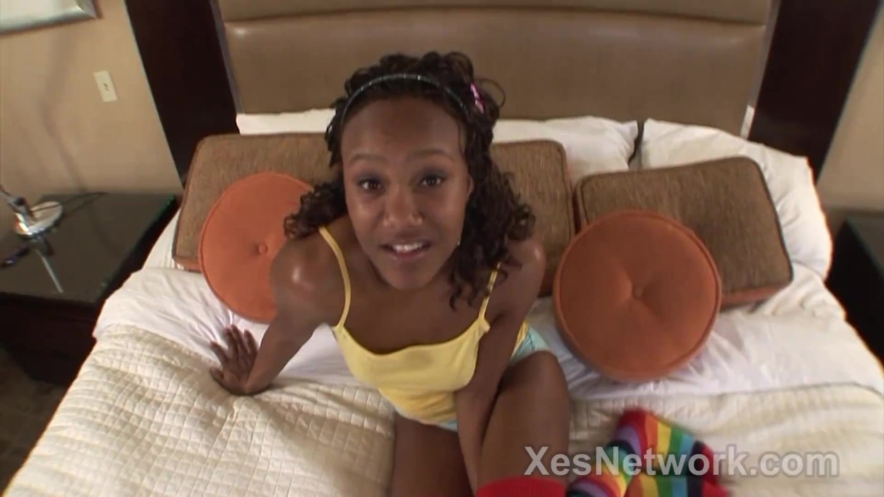 Cute Teen Loves to have Fun in Ebony Teen Movie - RedTube