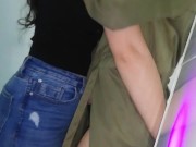 Persigo hasta el baño a mi compañera, me tiene caliente!! 2/16