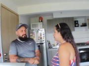 Follando con una extraña después de un buen trato-porno en español