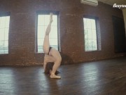 Artistic gymnastics completely naked in the studio by Rita 11/16