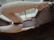 Artistic gymnastics completely naked in the studio by Rita 15/16