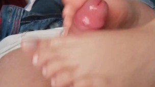FOOTJOB/HANDJOB FOOT FETISH ( FEET , FOOT , SOLES , TOES , FEMDOM , FINDOM )