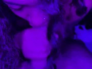 Tiene Un ORGASMO mientras se cabalga  15/16