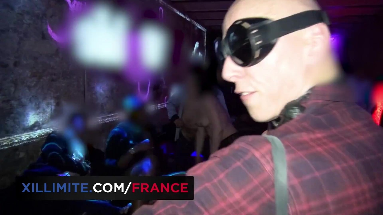 Une nuit dans un club libertin - Vidéo de sexe gratuite - RedTube