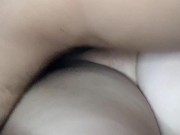 CREAMPIADO E COLOQUE DE VOLTA PARA DENTRO. Bebê brincalhão com tesão 2/16