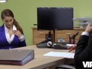 VIP4K. MILF no tiene miedo de follar si eso la acerca al dinero 5/16