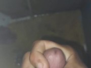 Hombre Muy Cachondo se Pajea y Gime de Gusto!!