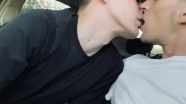 Daniel suck’s Jack cock in car outdoor