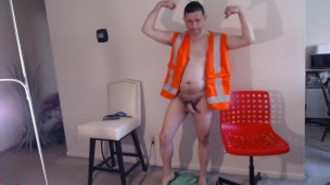 Bodybuilder Cocksucker & Pussy Fucker Cums For YOU! mmm