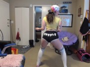 Twerking and Booty Shaking 1/16