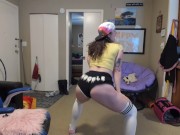 Twerking and Booty Shaking 2/16