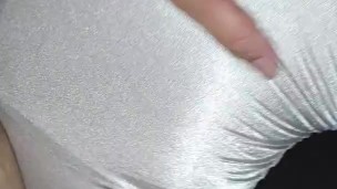 Mi sexy secretaria Mexicana me enseña su rico culo.